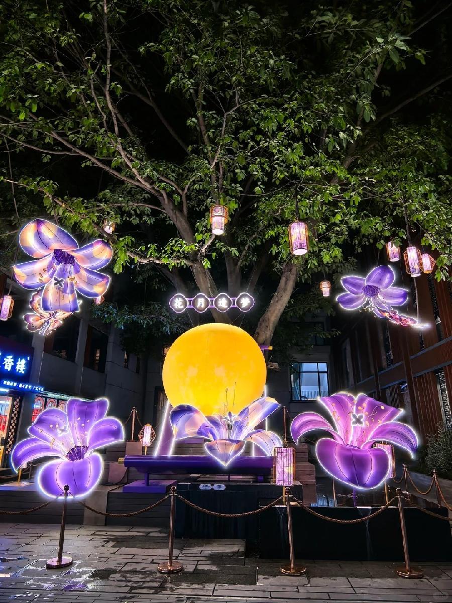 贵阳美陈公司、美陈门头、入口包装、门头形象、中庭吊饰、中庭美陈、空中装置、空间活化